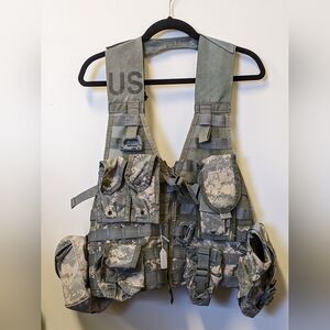 Tactical Military Vest in Camouflage With 7 Random Accessories - Used